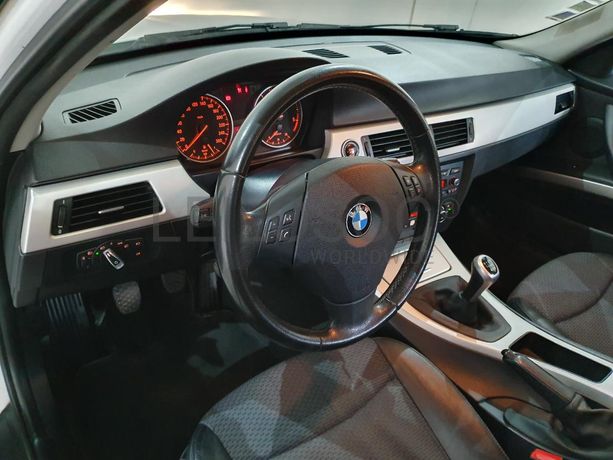 BMW 318 D Touring · Ano 2010