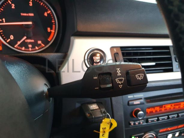 BMW 318 D Touring · Ano 2010