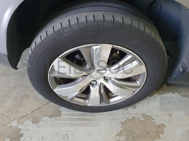 Peugeot 2008 1.4 HDI · ANO 2014