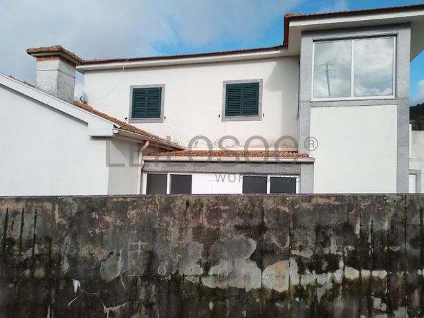 Moradia V4 · Santo Tirso