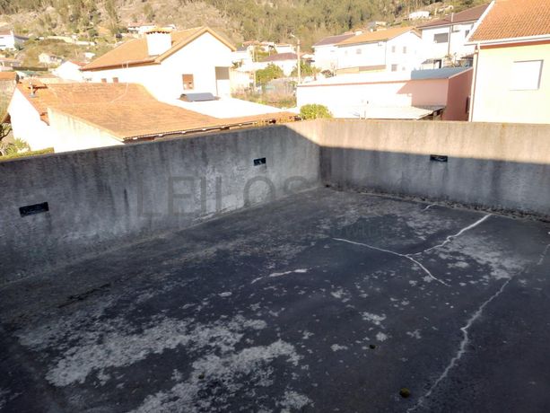 Moradia V4 · Santo Tirso