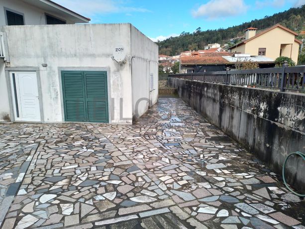 Moradia V4 · Santo Tirso