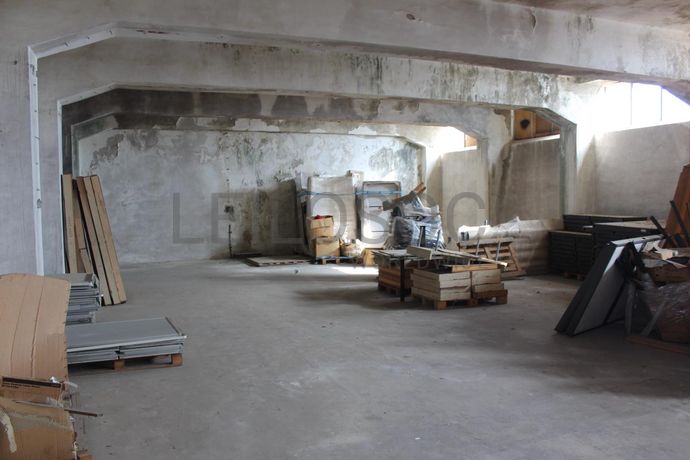 Unidade Industrial + Terreno · Vila Franca de Xira