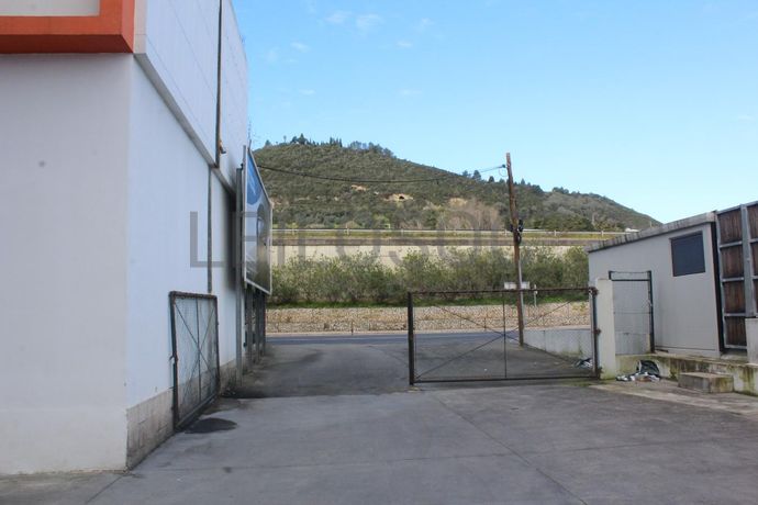 Unidade Industrial + Terreno · Vila Franca de Xira