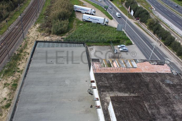 Unidade Industrial + Terreno · Vila Franca de Xira