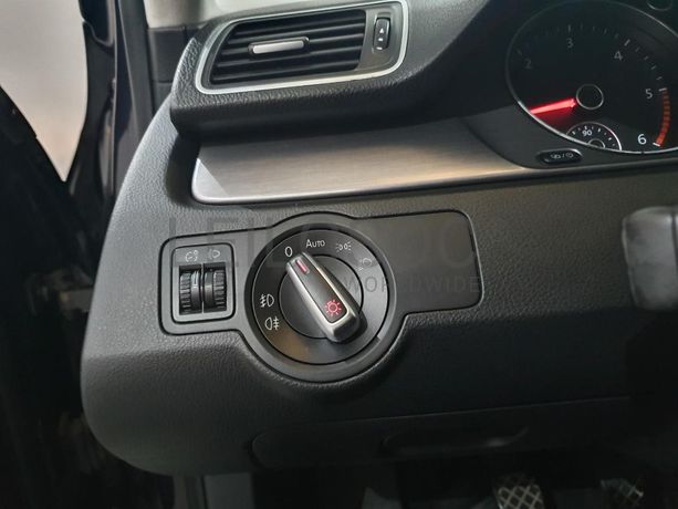 Volkswagen Passat 1.6 TDI · Ano 2012