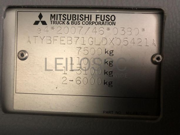 Mitsubishi Canter 7C18 com Plataforma Elevatória · Ano 2012