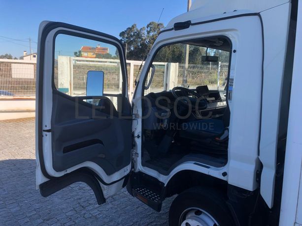 Mitsubishi Canter 7C18 com Plataforma Elevatória · Ano 2012