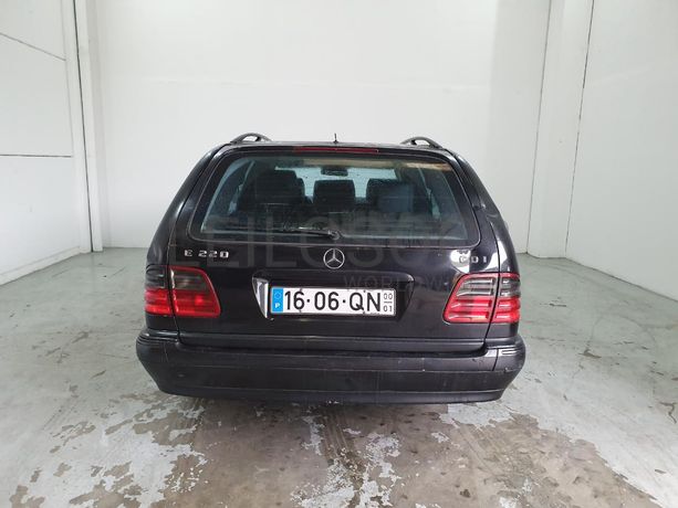 Mercedes-Benz E220 2.2 CDI · Ano 2000