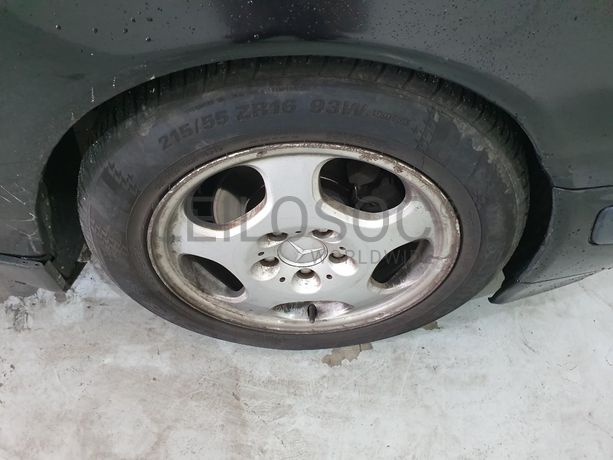 Mercedes-Benz E220 2.2 CDI · Ano 2000