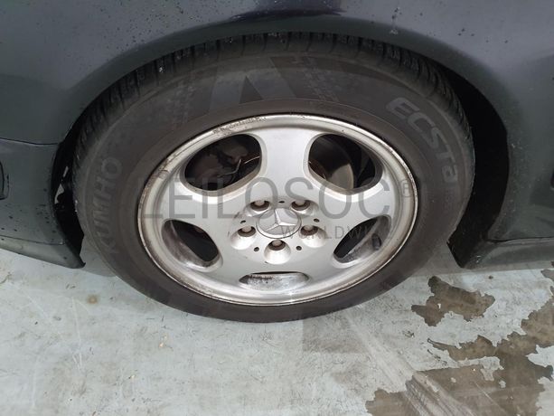 Mercedes-Benz E220 2.2 CDI · Ano 2000