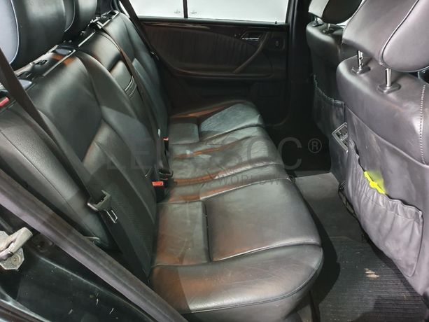 Mercedes-Benz E220 2.2 CDI · Ano 2000