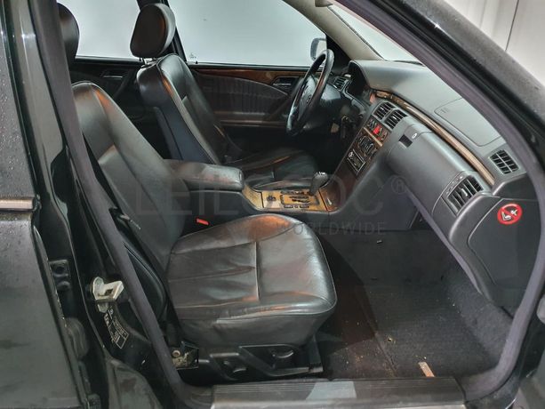 Mercedes-Benz E220 2.2 CDI · Ano 2000