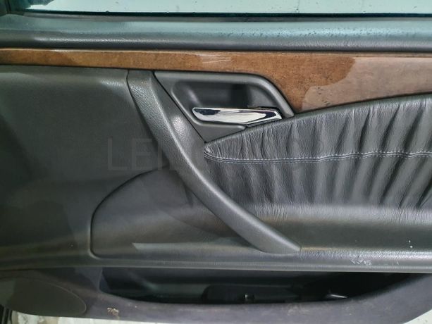 Mercedes-Benz E220 2.2 CDI · Ano 2000