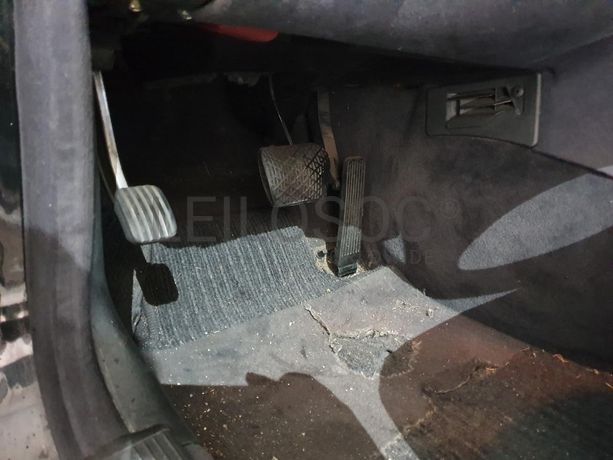 Mercedes-Benz E220 2.2 CDI · Ano 2000