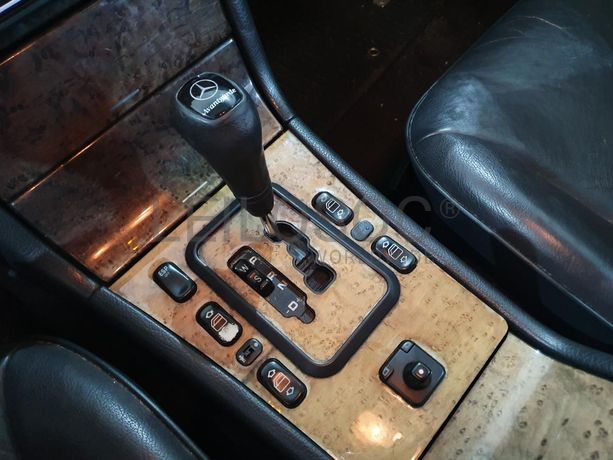 Mercedes-Benz E220 2.2 CDI · Ano 2000