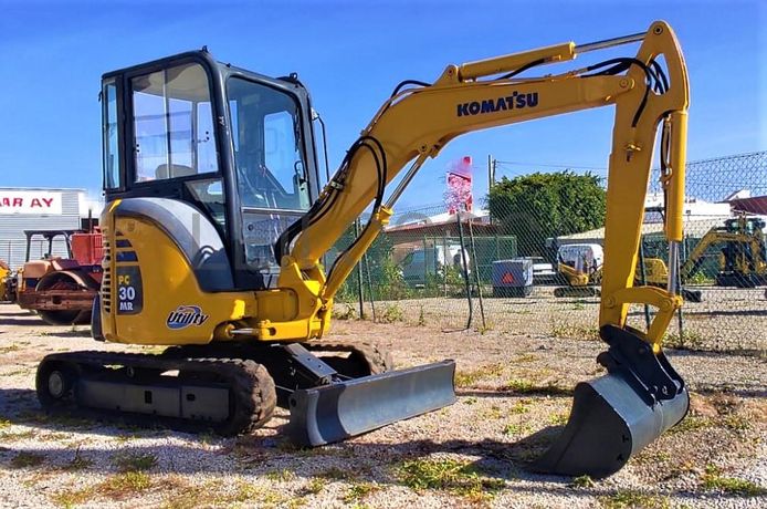 Escavadora Giratória Komatsu PC 30 MR