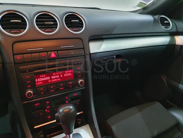 Audi A4 Cabrio 2.0 TDI · Ano 2007
