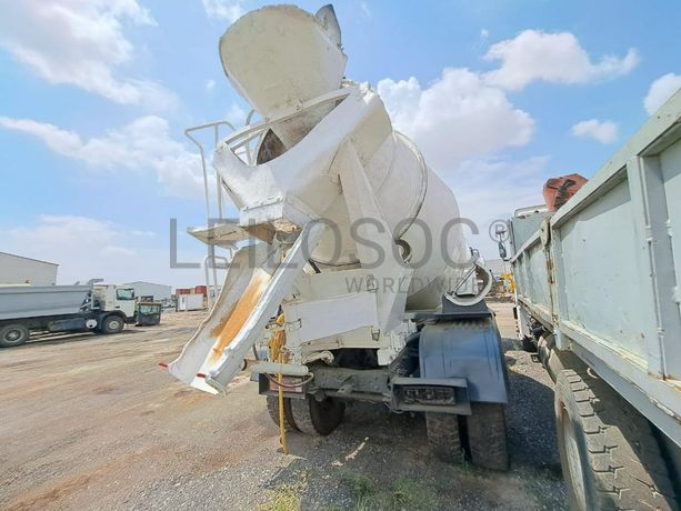 Autobetoneira (7M3) VOLVO · Viana