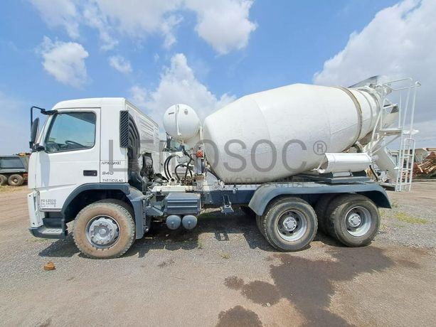 Autobetoneira (7M3) VOLVO · Viana