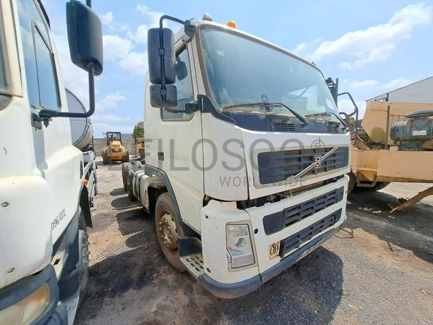 Camião Trator (6X4) VOLVO FM 12-36 · Viana
