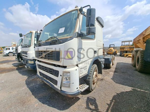 Camião Trator (6X4) VOLVO FM 12-36 · Viana