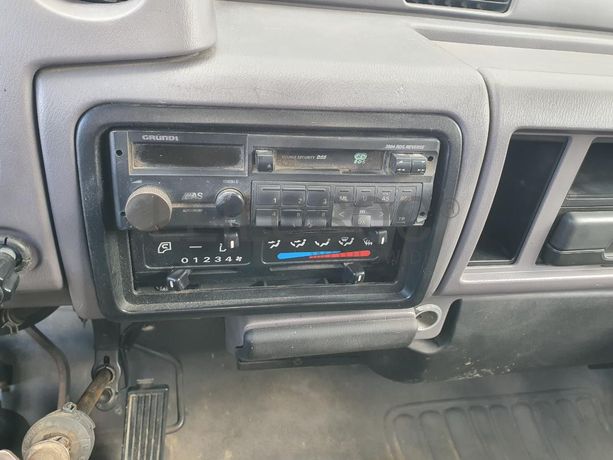 Nissan Cabstar 110 com Grua Palfinger Tribasculante