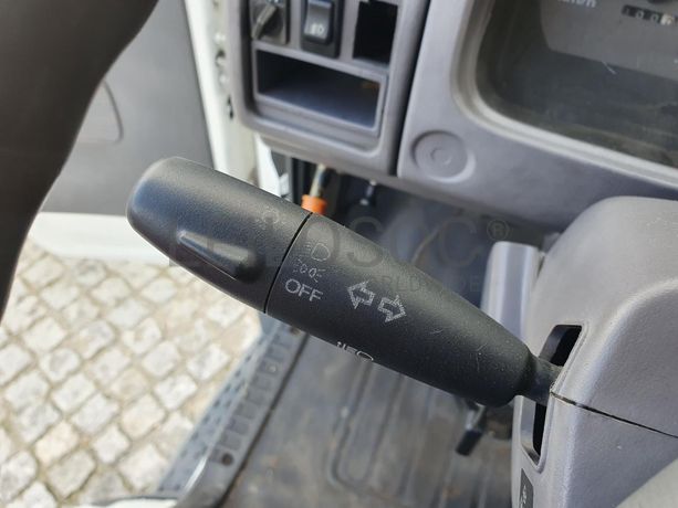 Nissan Cabstar 110 com Grua Palfinger Tribasculante