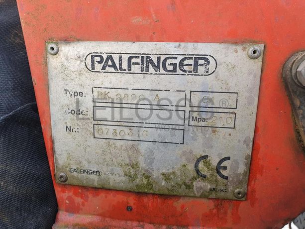 Nissan Cabstar 110 com Grua Palfinger Tribasculante