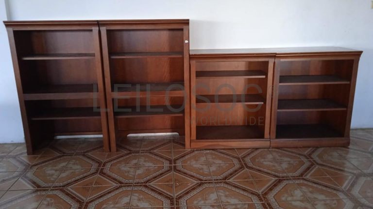 Mobiliário de escritório ·