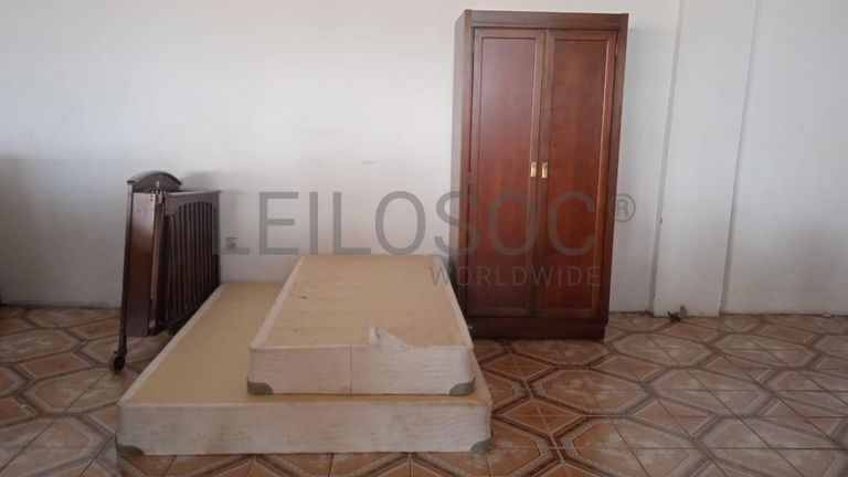 Mobiliário de escritório ·