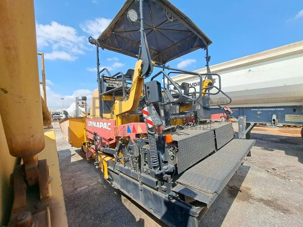 Espalhadora (18T) DYNAPAC F 141 · Viana