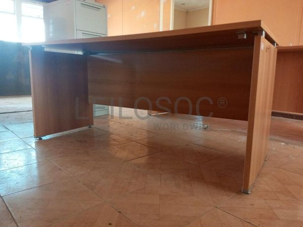 Mobiliário de escritório ·