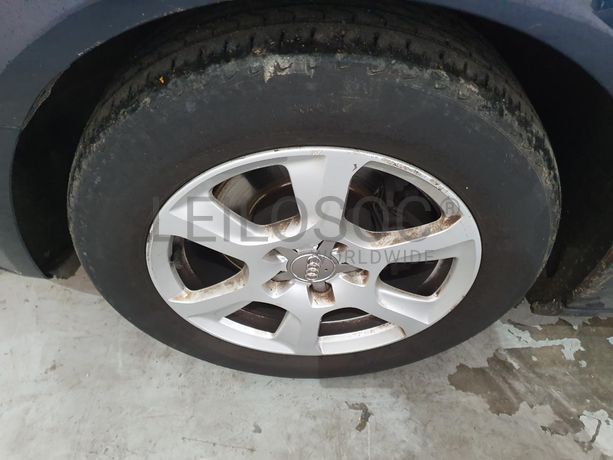 Audi A4 2.0 TDI · Ano 2009