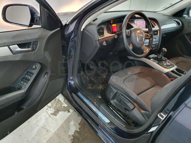 Audi A4 2.0 TDI · Ano 2009