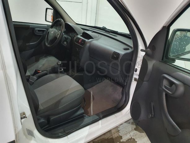 Opel Combo 1.3CDTI 16V · Ano 2008