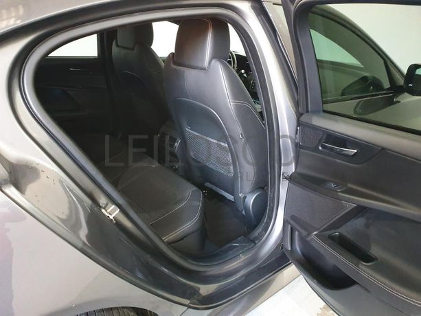 Jaguar XE 2.0D · Ano 2016