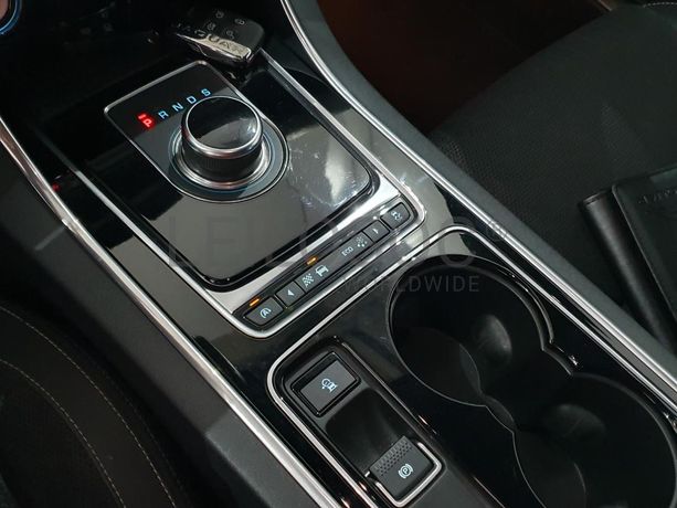 Jaguar XE 2.0D · Ano 2016