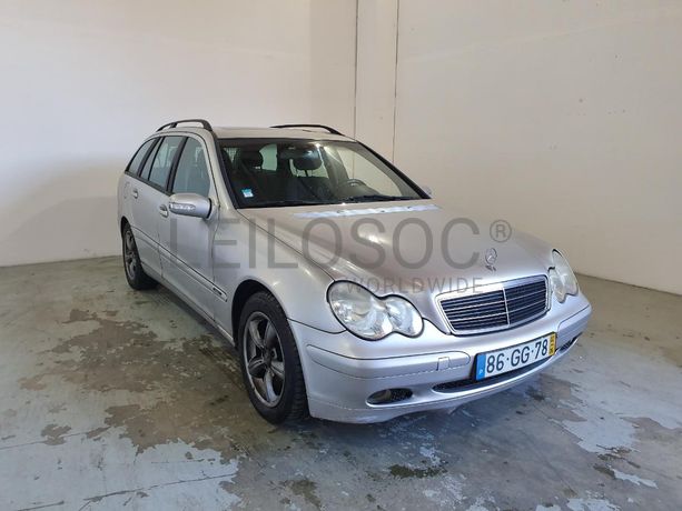 Mercedes-Benz C220 2.2 CDI · Ano 2002