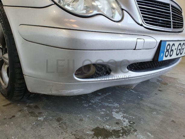 Mercedes-Benz C220 2.2 CDI · Ano 2002