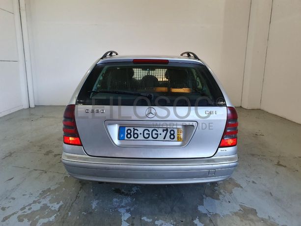 Mercedes-Benz C220 2.2 CDI · Ano 2002