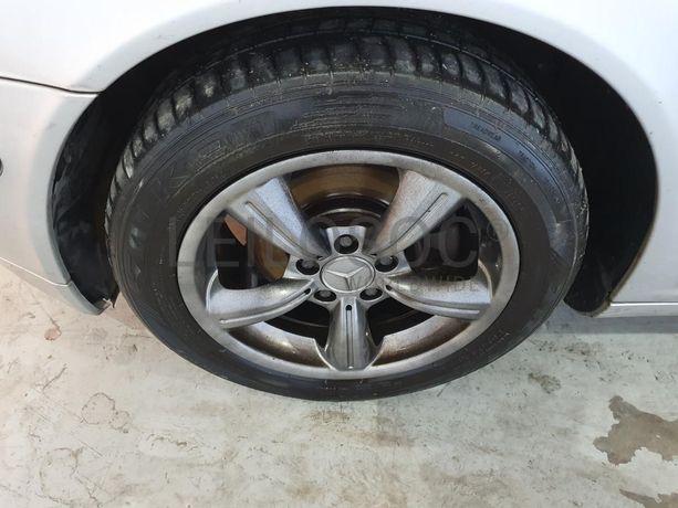 Mercedes-Benz C220 2.2 CDI · Ano 2002