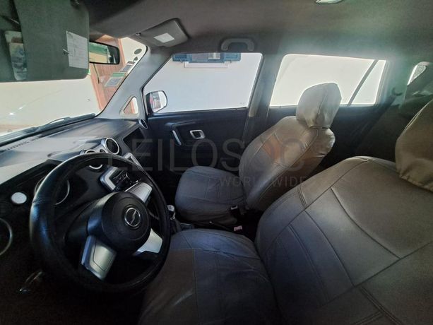 Veículo Zxauto C3 · Viana