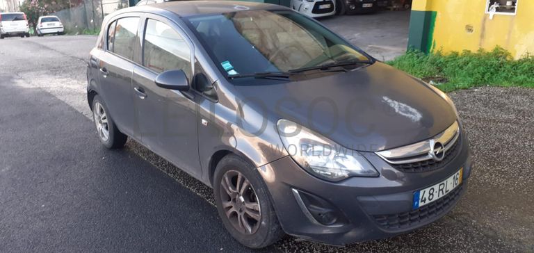 Opel Corsa 1.3CDTI · Ano 2013