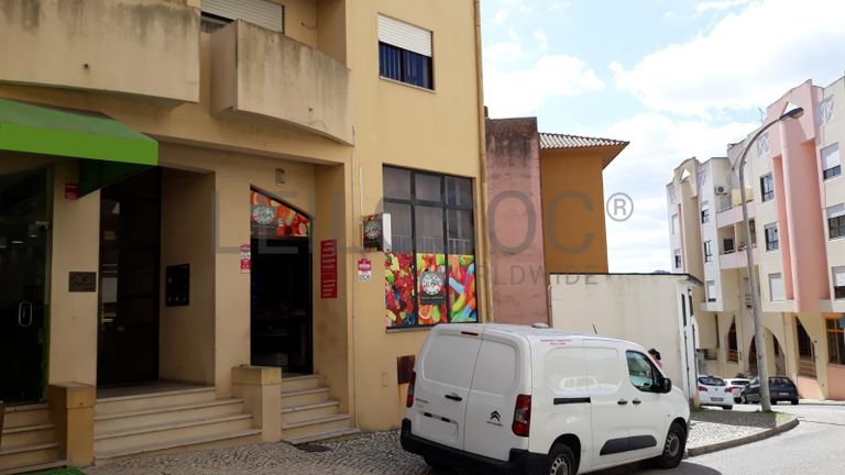 Loja · Torres Novas