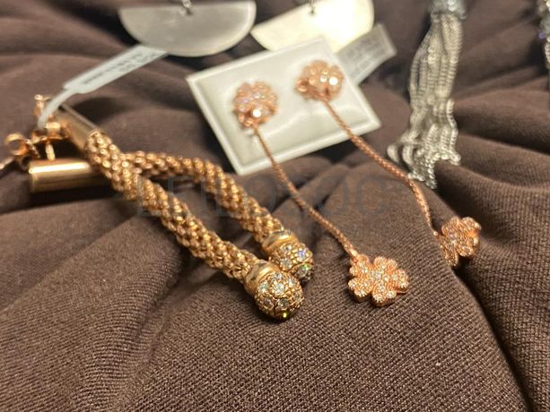 Brincos em prata e outros materiais