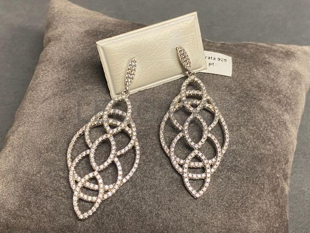 Brincos em prata