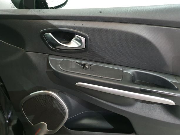 Renault Clio 1.5 DCI · Ano 2014