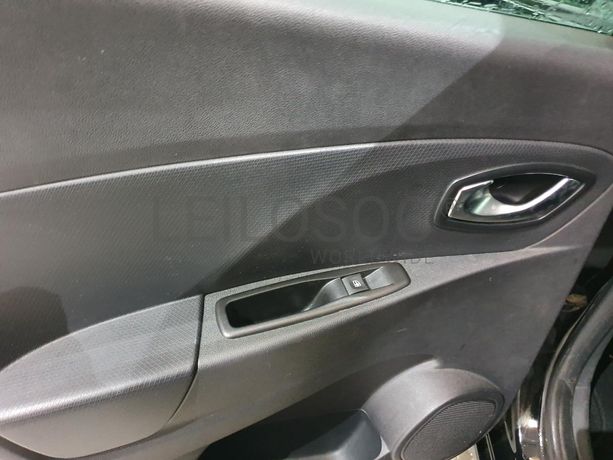 Renault Clio 1.5 DCI · Ano 2014