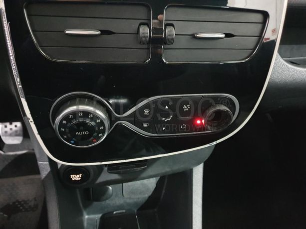 Renault Clio 1.5 DCI · Ano 2014